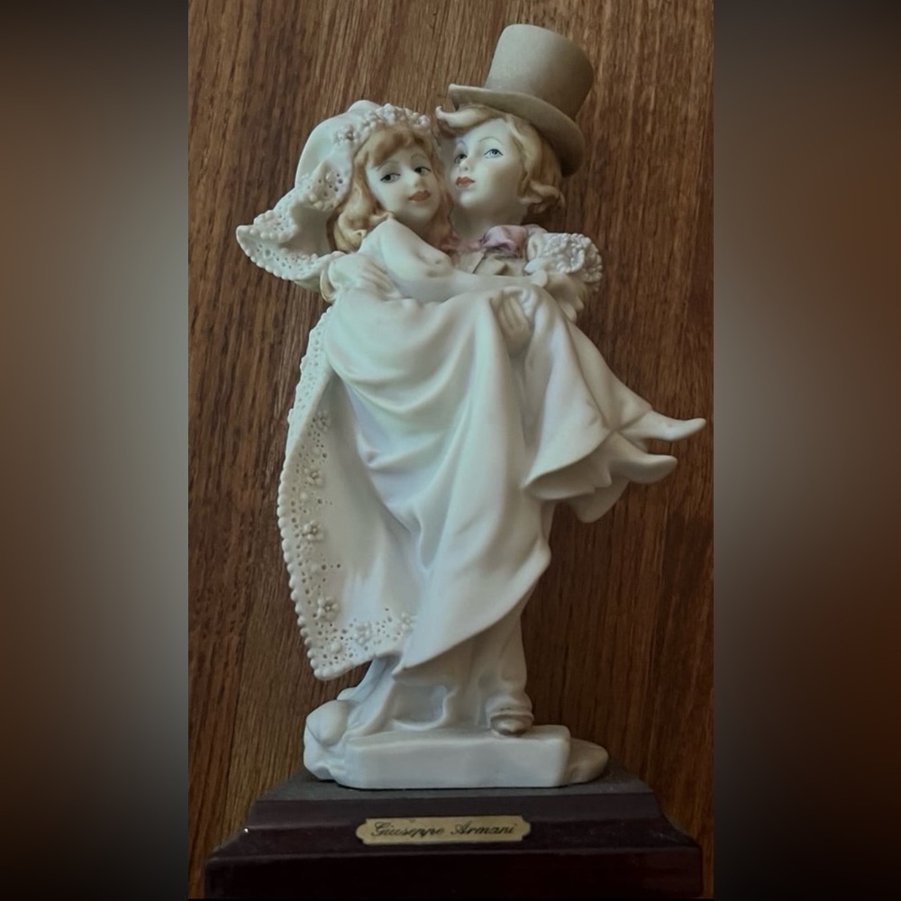 Giuseppe Armani magic memories vintage collectible bride and groom fig…
